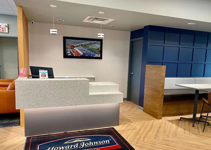 Howard Johnson By Wyndham Winnipeg West
