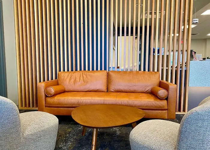 Howard Johnson By Wyndham Winnipeg West