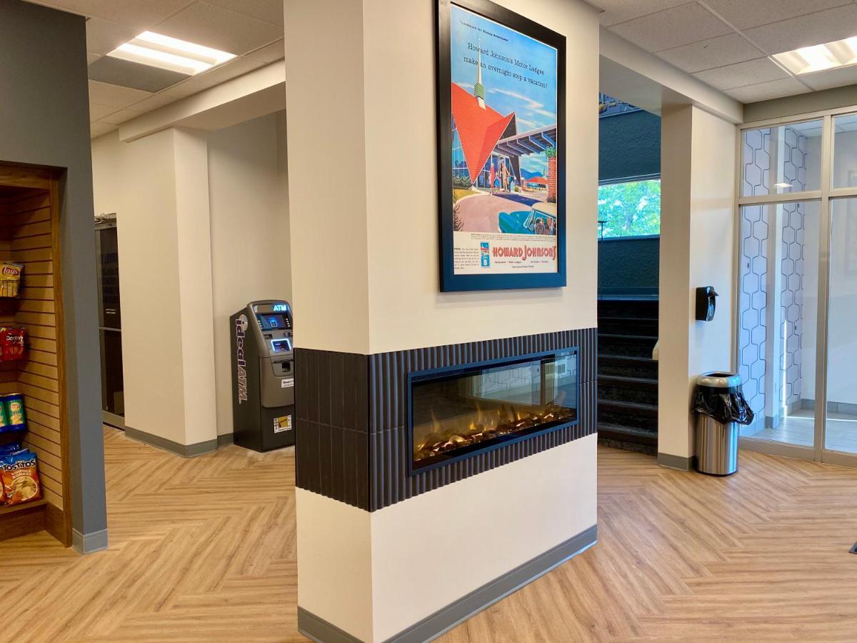 Hotel Howard Johnson By Wyndham West 3*