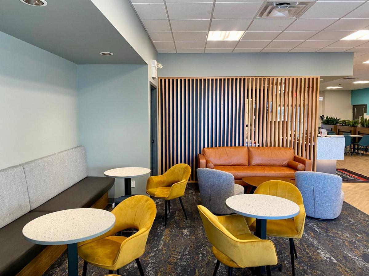 Howard Johnson By Wyndham West Hotel 3*