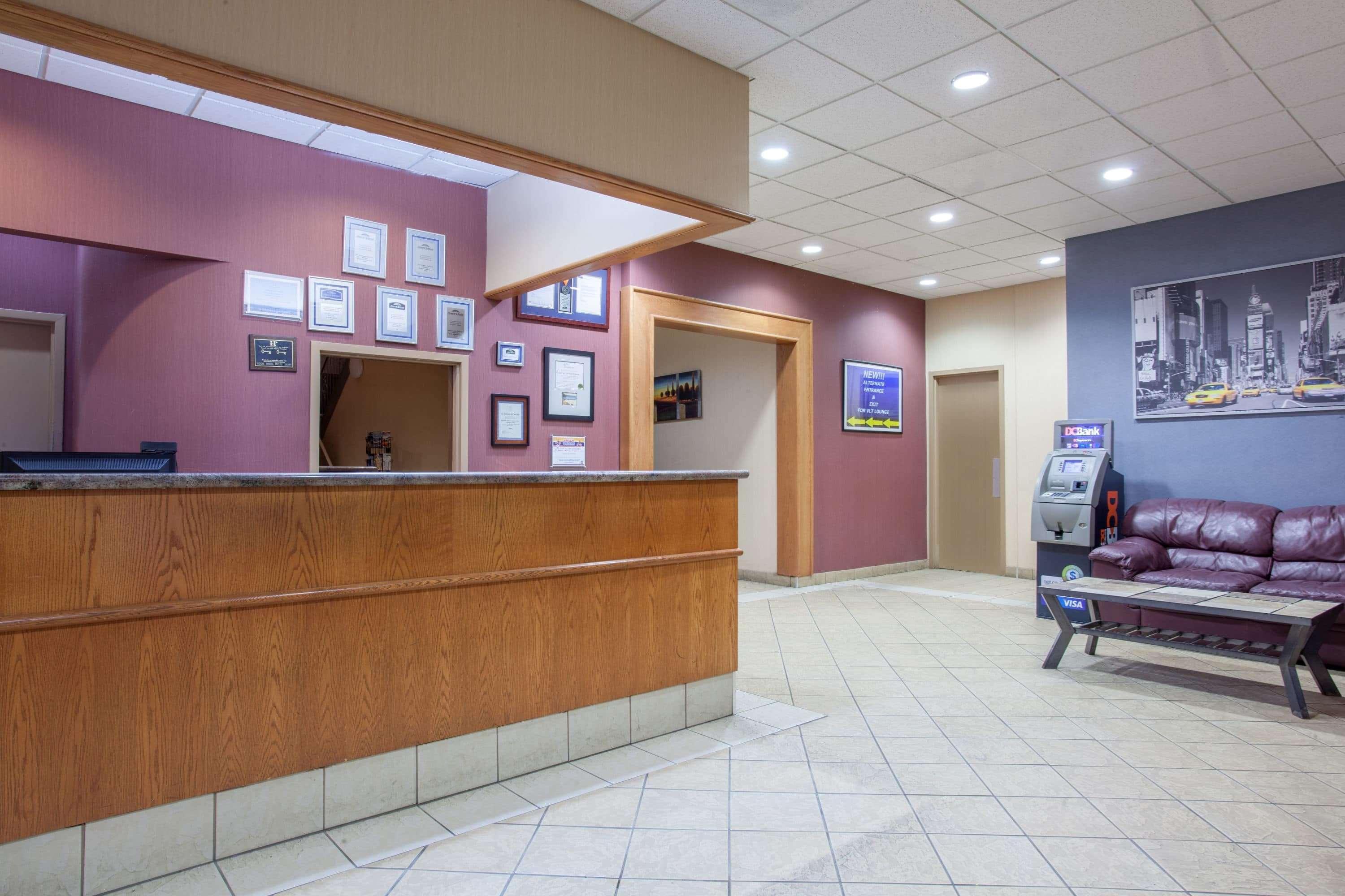 Howard Johnson By Wyndham West Hotel Winnipeg
