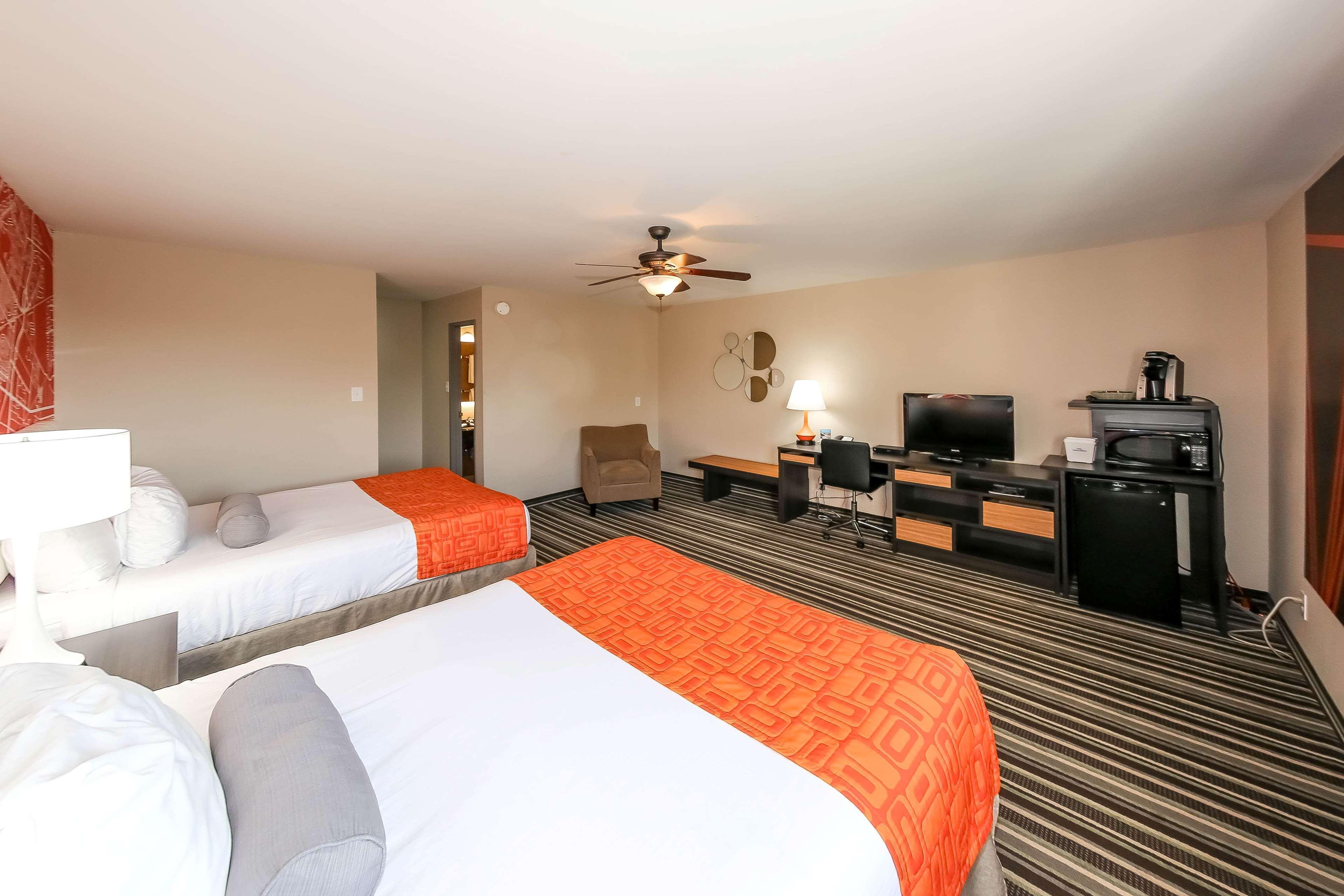 Howard Johnson By Wyndham West Hotel Winnipeg