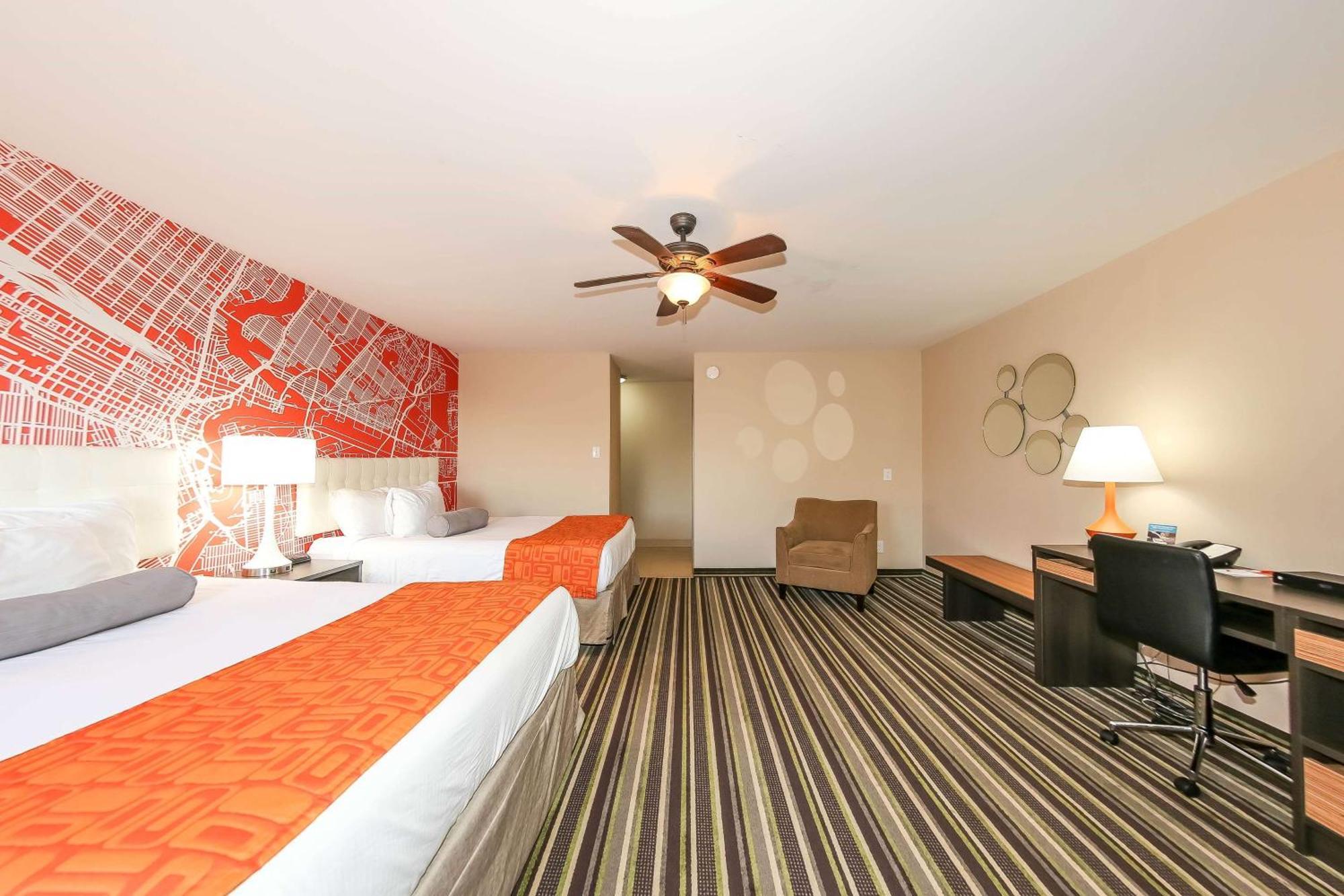 Howard Johnson By Wyndham West 3*