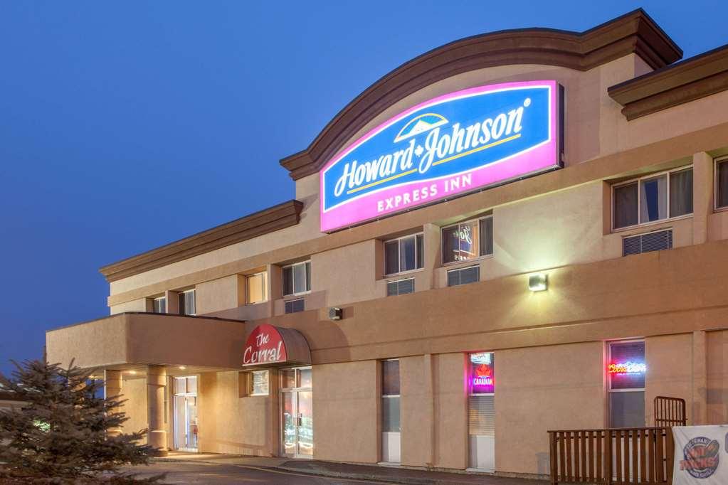 Howard Johnson By Wyndham West