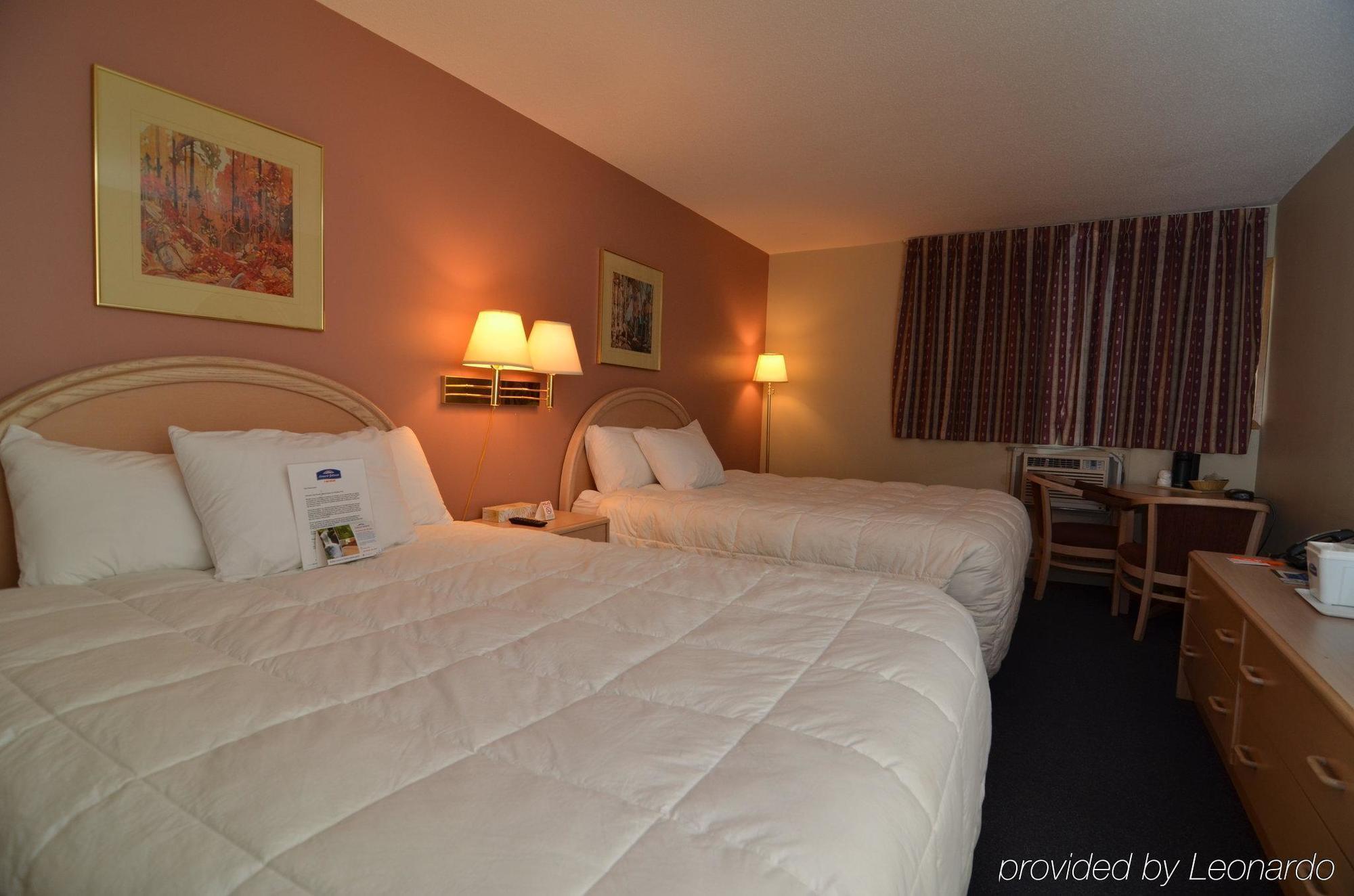 Howard Johnson By Wyndham West 3*