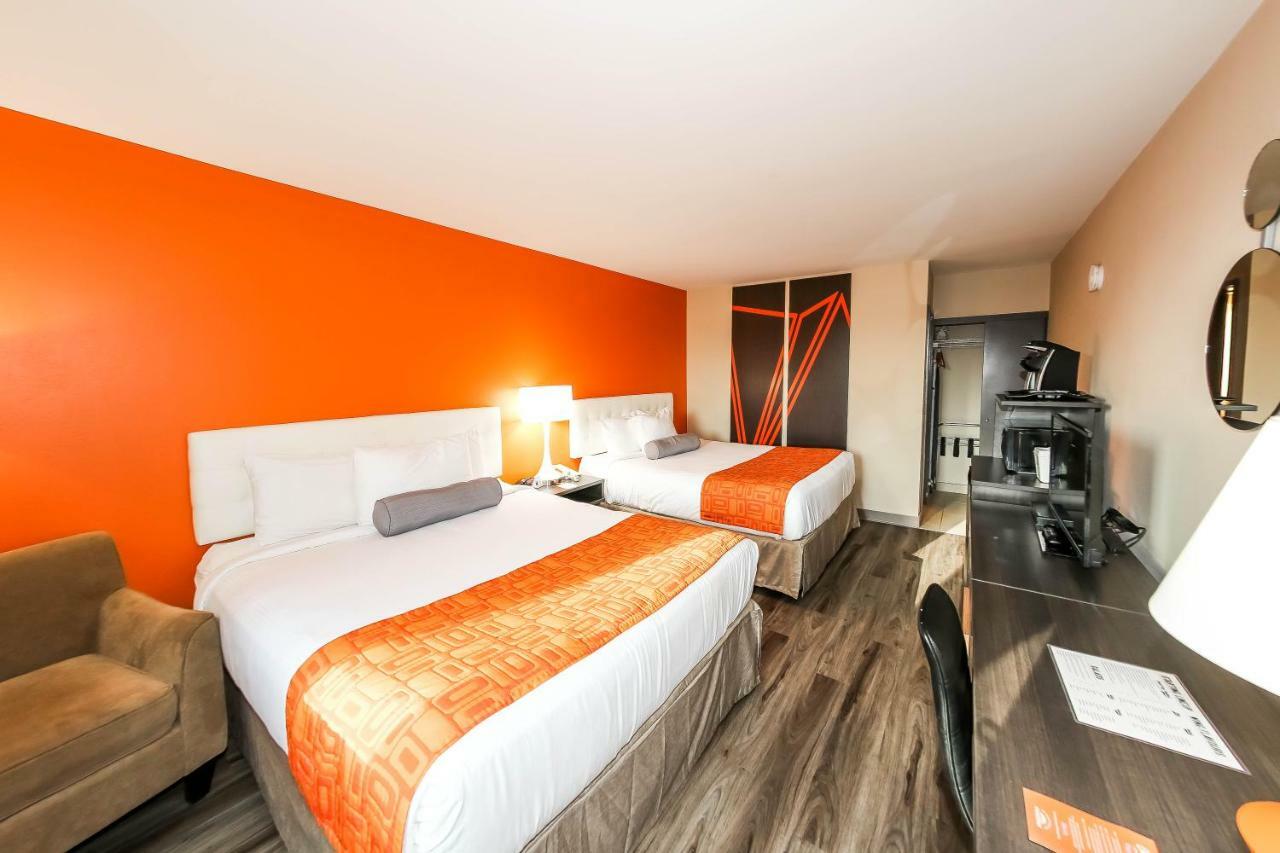 Howard Johnson By Wyndham West 3*